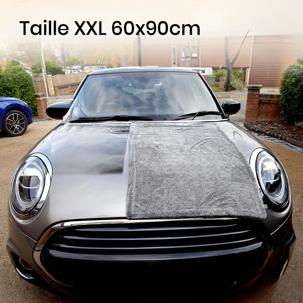 Optimo™ PRO Drying Towel in XXL size 60x90 cm, ideal for drying large areas of bodywork in a single pass. Its dense microfiber removes water quickly without leaving streaks or micro-scratches, for a professional finish all over the car.