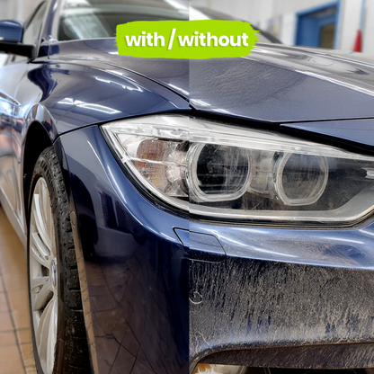 Comparison with and without Optimo™ PRO Ceramic Spray on blue car bodywork - shiny paint on the left, dull and dirty surface on the right. Visible ceramic protection.
