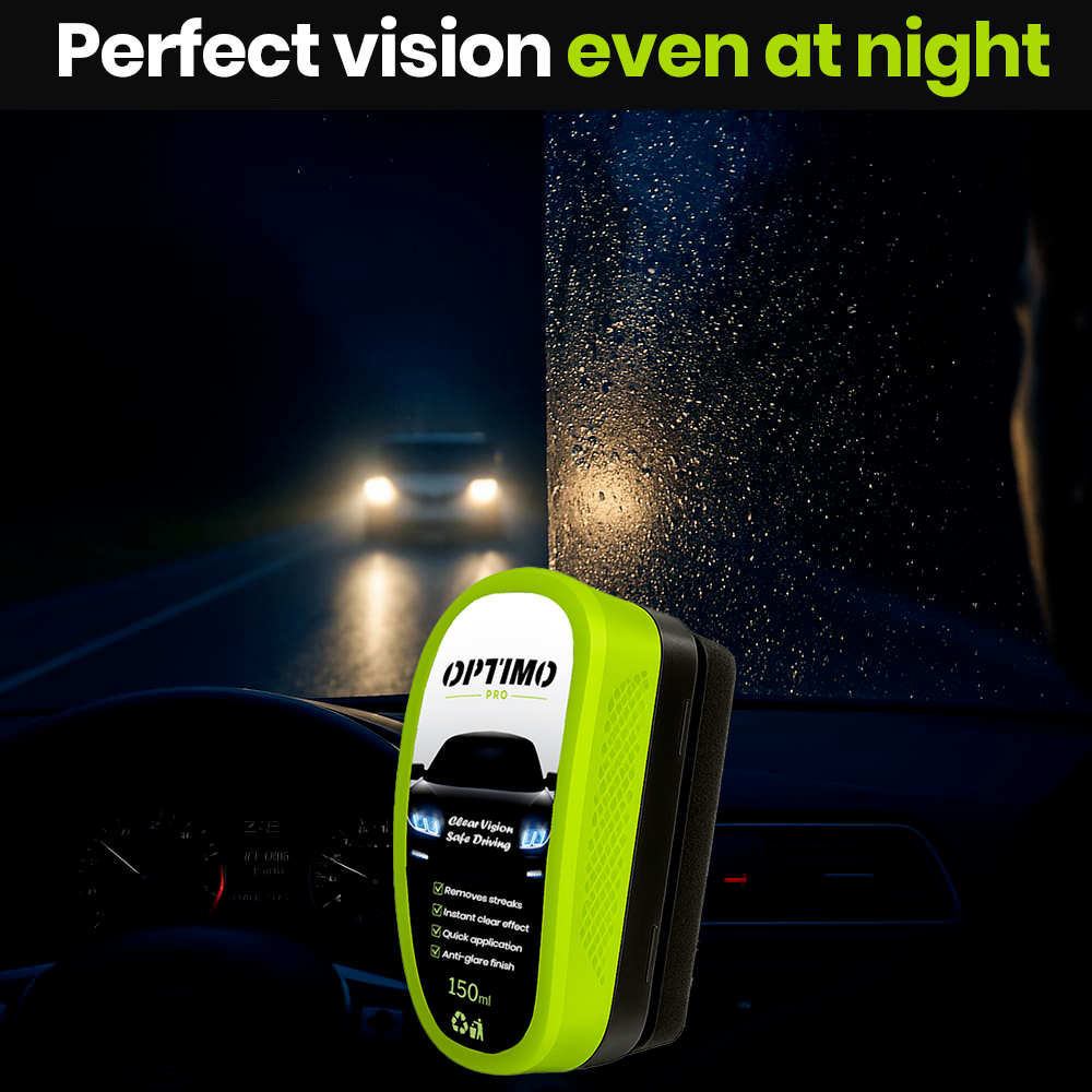 Optimo™ PRO Hydrophobic Sponge used on a car windshield - clear, glare-free vision even at night in the rain. Safe driving thanks to the hydrophobic treatment's water-repellent and anti-fog effect.